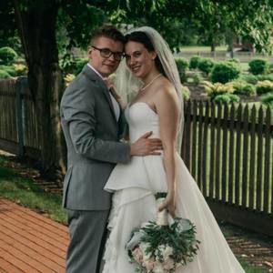 Meet your Posher, Levi